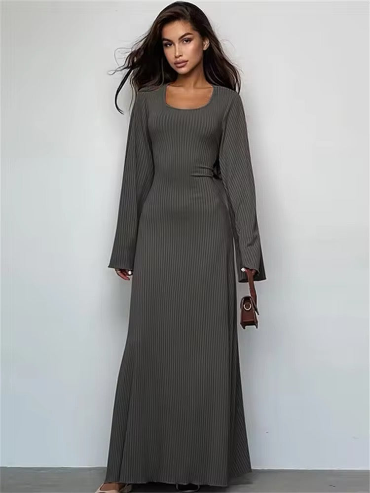 Levoire | Robe Maxi Noire Avec Des Manches Cloche Gris