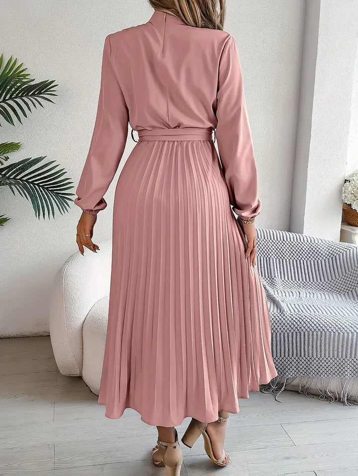 Levoire | Robe Unie Avec Col Montant Et Ceinture Plissée