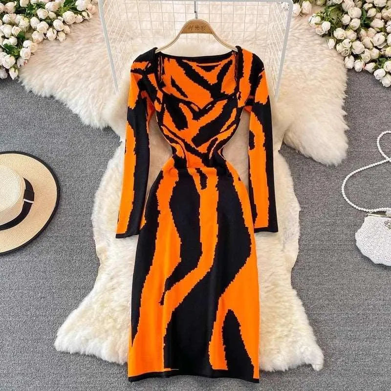 Levoire | Robe avec col carré en tricot