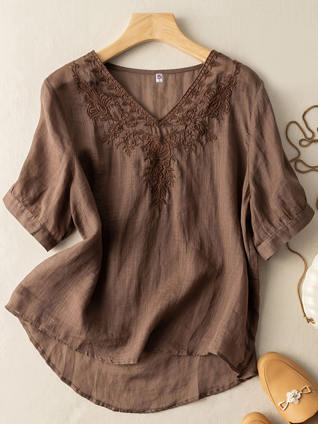 Levoire | Vintage V-Neck Shirt Café