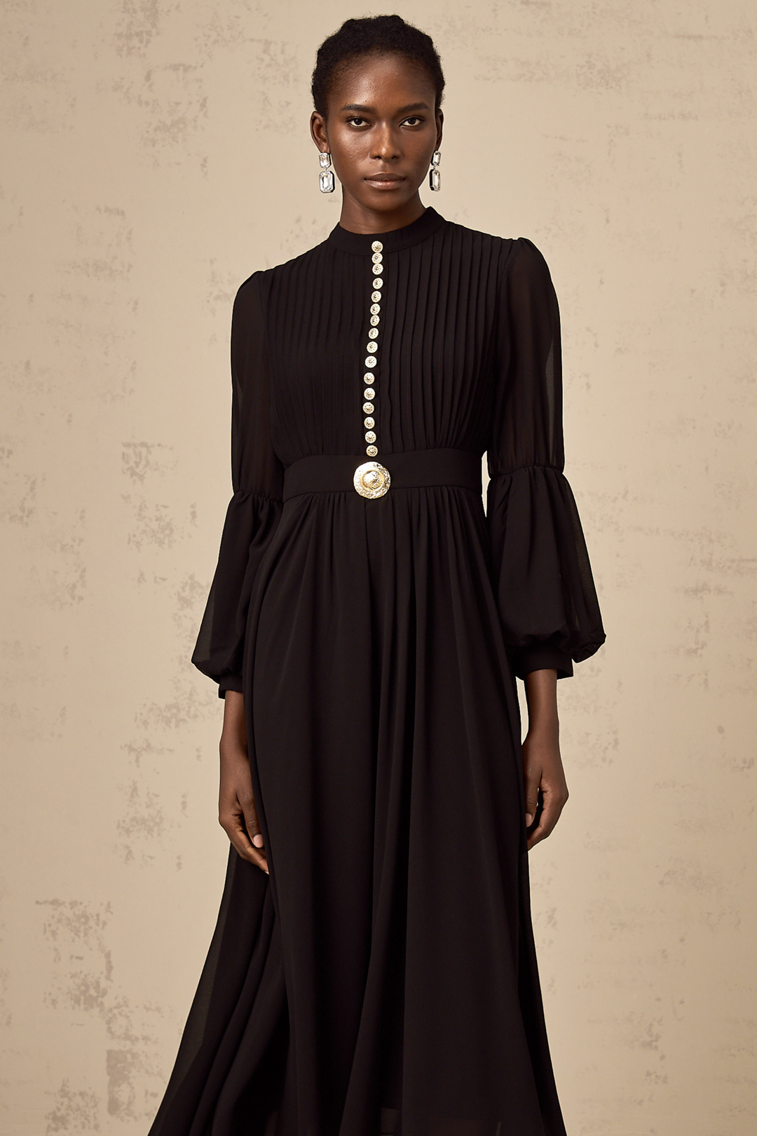 Levoire | Robe Midi Noire Plissée À Boutons Sur Le Devant