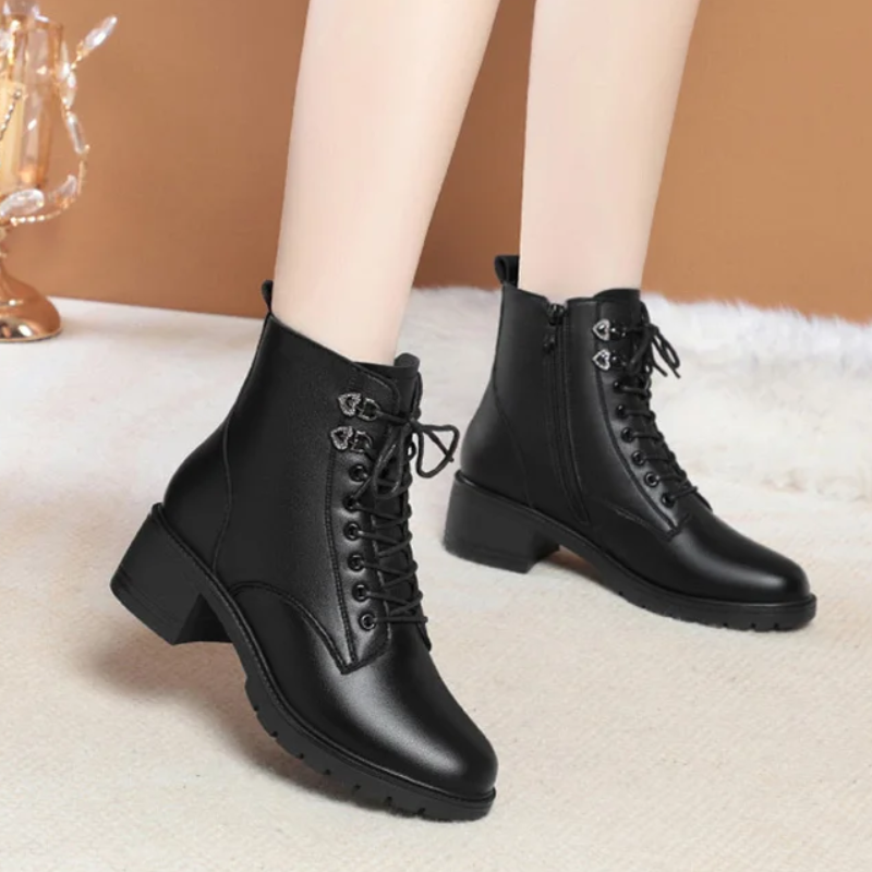 Levoire | Bottes pour femmes avec boucle et clous, talon stable Noir