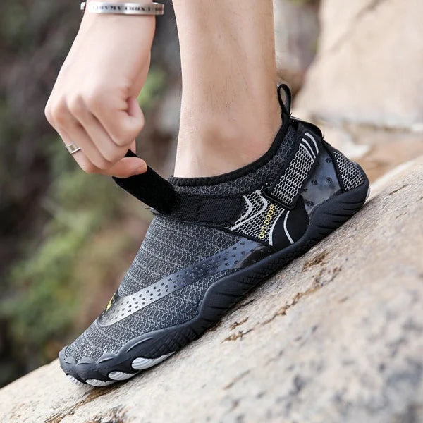 Levoire | Chaussures Aquatiques Orthopédiques Pieds Nus