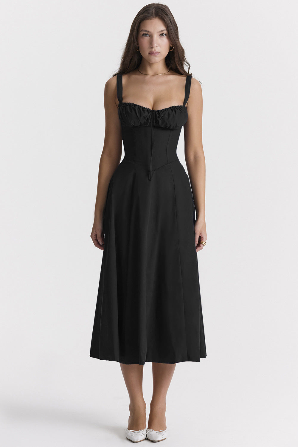 Levoire | Robe fleurie à bretelles pour femmes intemporelle Noir