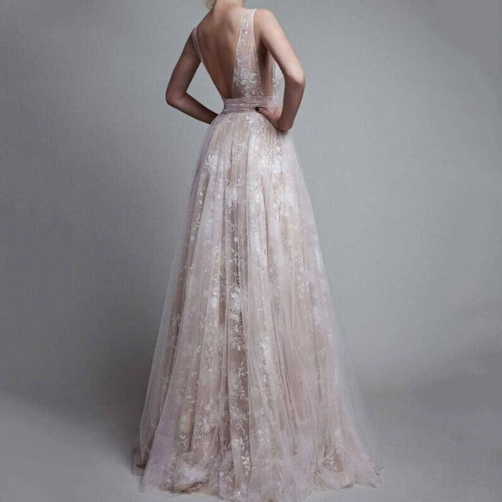 Levoire | Robe de soirée dos nu en dentelle glamour à décolleté profond