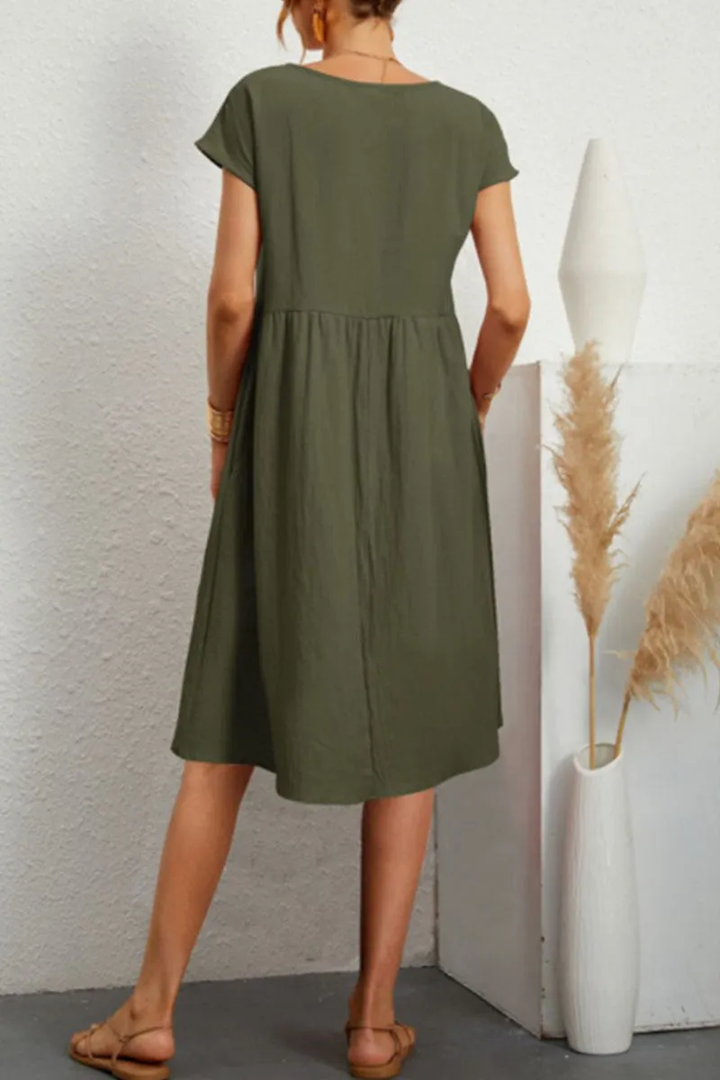 Levoire | Robe décontractée à manches courtes et col rond en patchwork uni