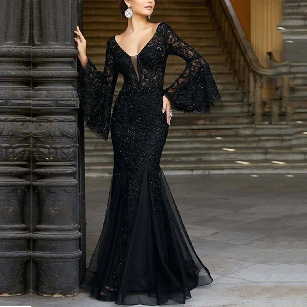 Levoire | Élégante robe de soirée noire à ancre en dentelle