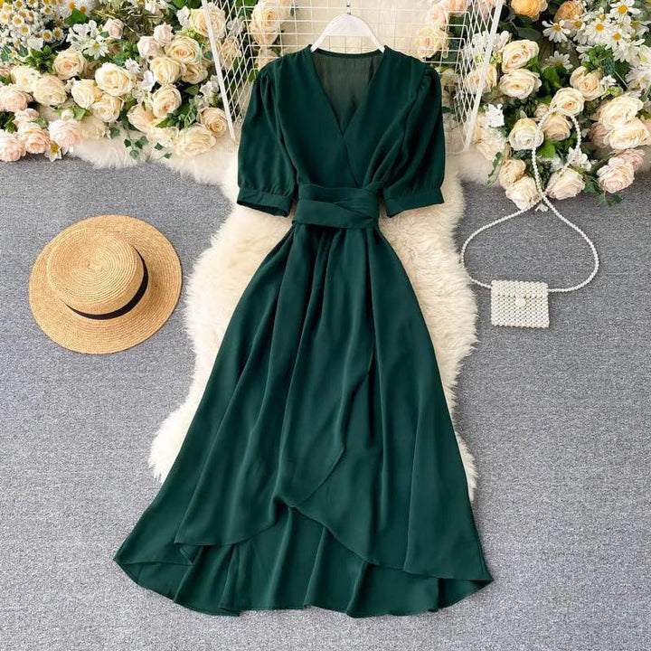 Levoire | Robe avec un volant en dentelle irrégulier et des manches courtes Vert