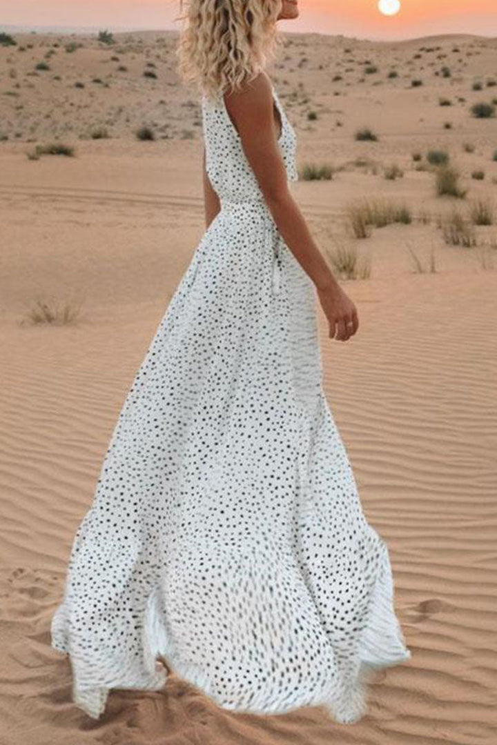 Levoire | Robes à encolure en V et à pois bohémiens très tendance