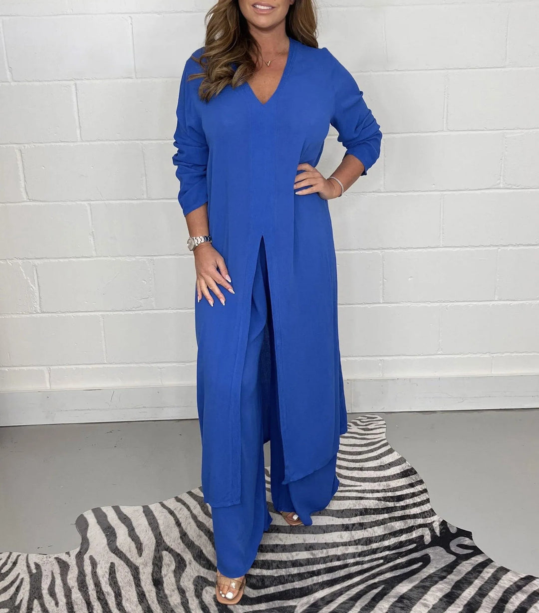 Levoire | T-shirt à col en V avec des jambes larges Bleu