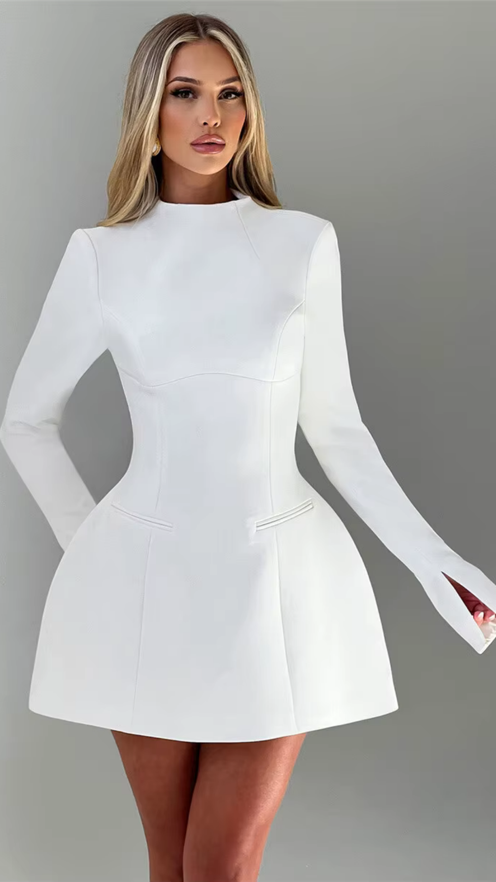 Levoire | Robe Mini Élégante à Manches Longues