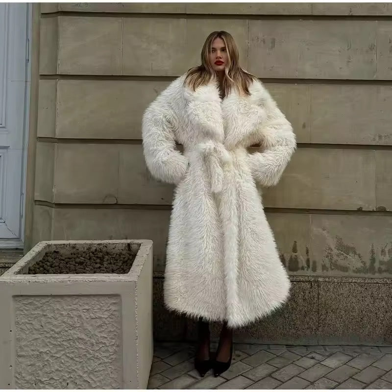 Levoire | Manteau Élégant Pour Femmes Long En Fausse Fourrure Blanche