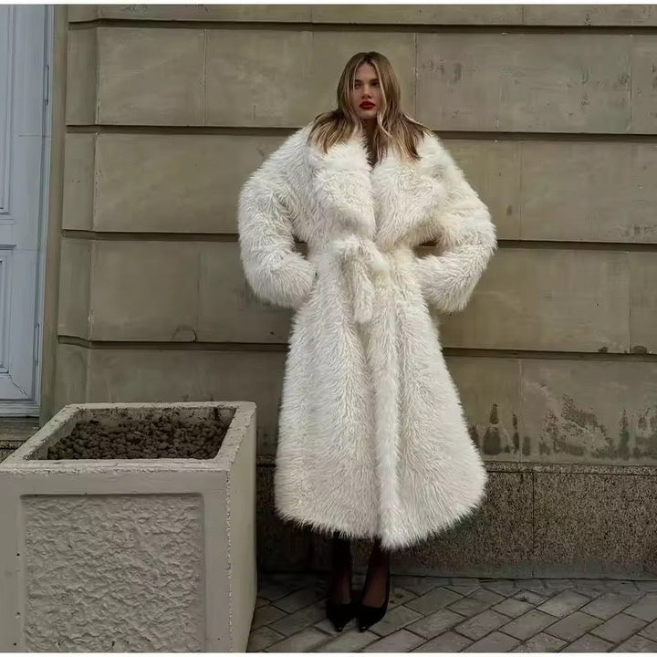 Levoire | Manteau Élégant Pour Femmes Long En Fausse Fourrure Blanche