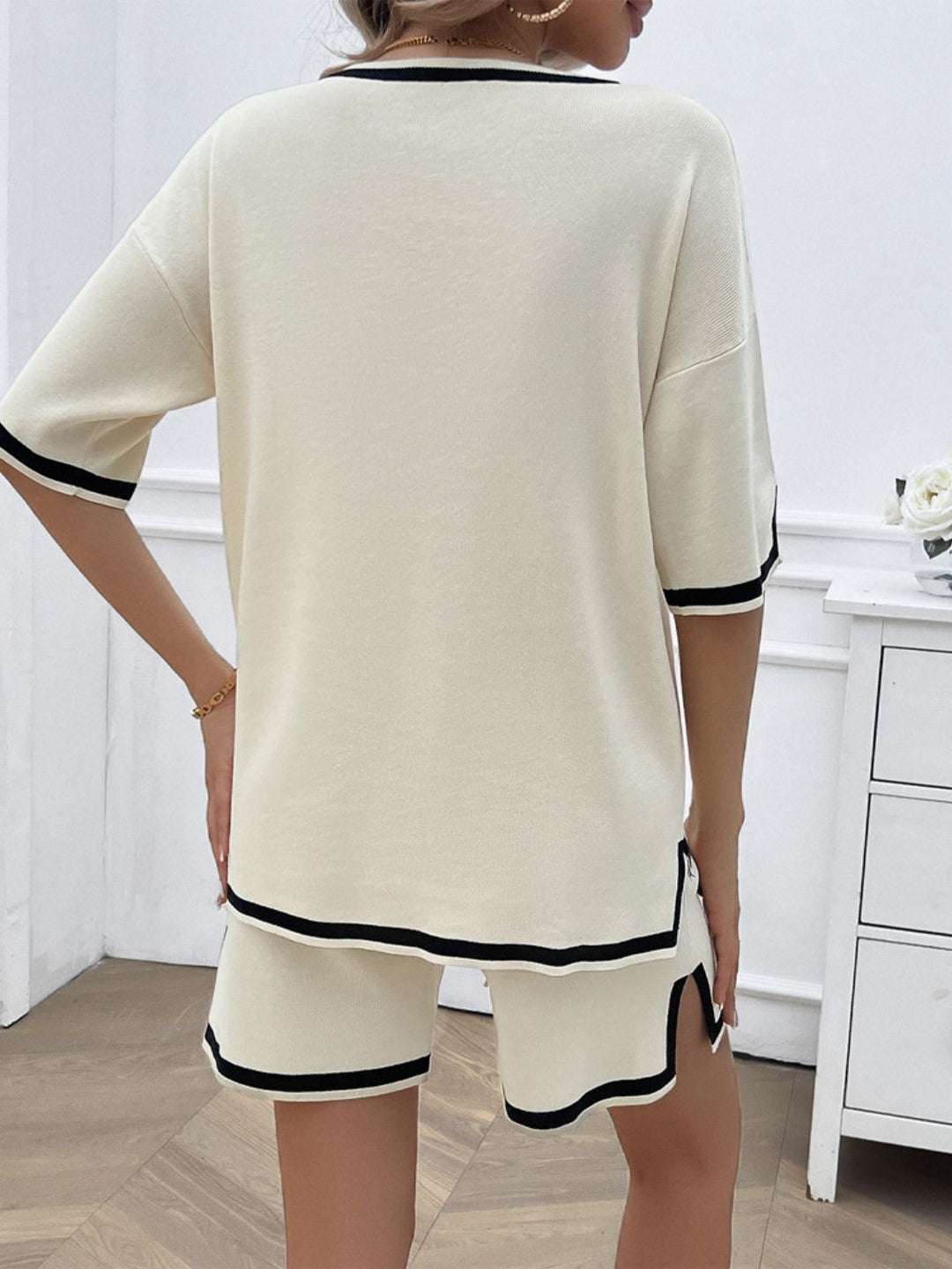 Levoire | Printemps Prêt Contraste V Décolleté Haut Et Short Court Ensemble