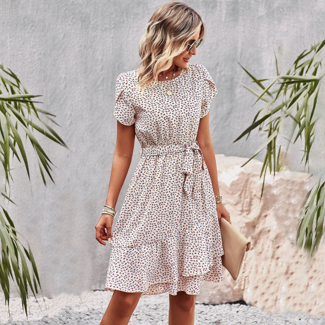 Levoire | Motif Floral Et Ceinture Pour Un Look Aéré Et Élégant Blanc