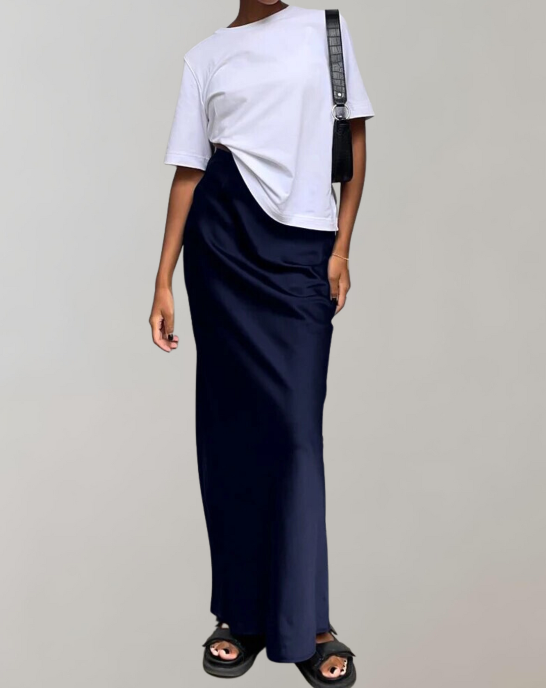 Levoire - Élégant Satin Noir Trompette Bleu marine