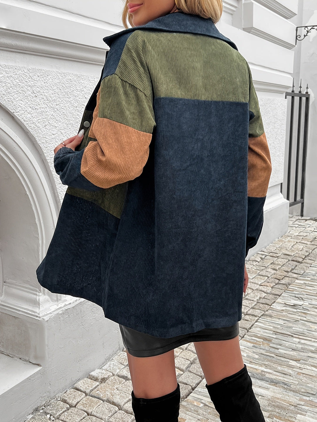 Levoire | Manteau À Boutons Avec Patchwork Et Manches Longues Pour Femmes