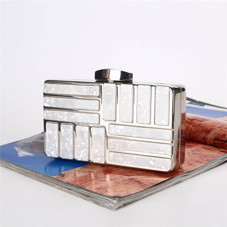 Levoire | Iltaasu Design Rectangulaire Chaîne en Acrylique Dorée