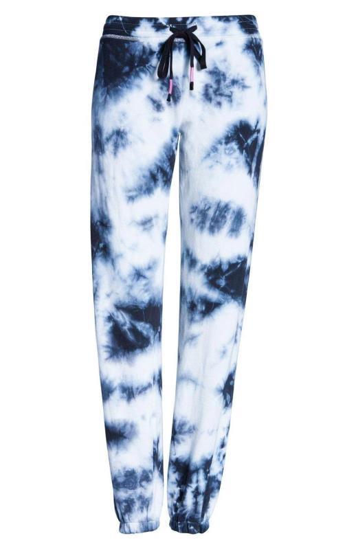 Ensemble de détente sportif pour femmes avec un design tie-dye unique et une coupe confortable Levoire