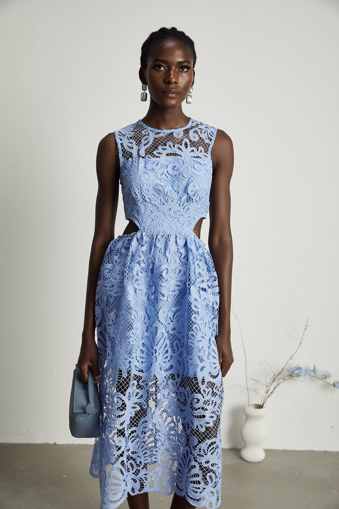 Levoire | Floral Brodé Semi Transparent Midi Robe