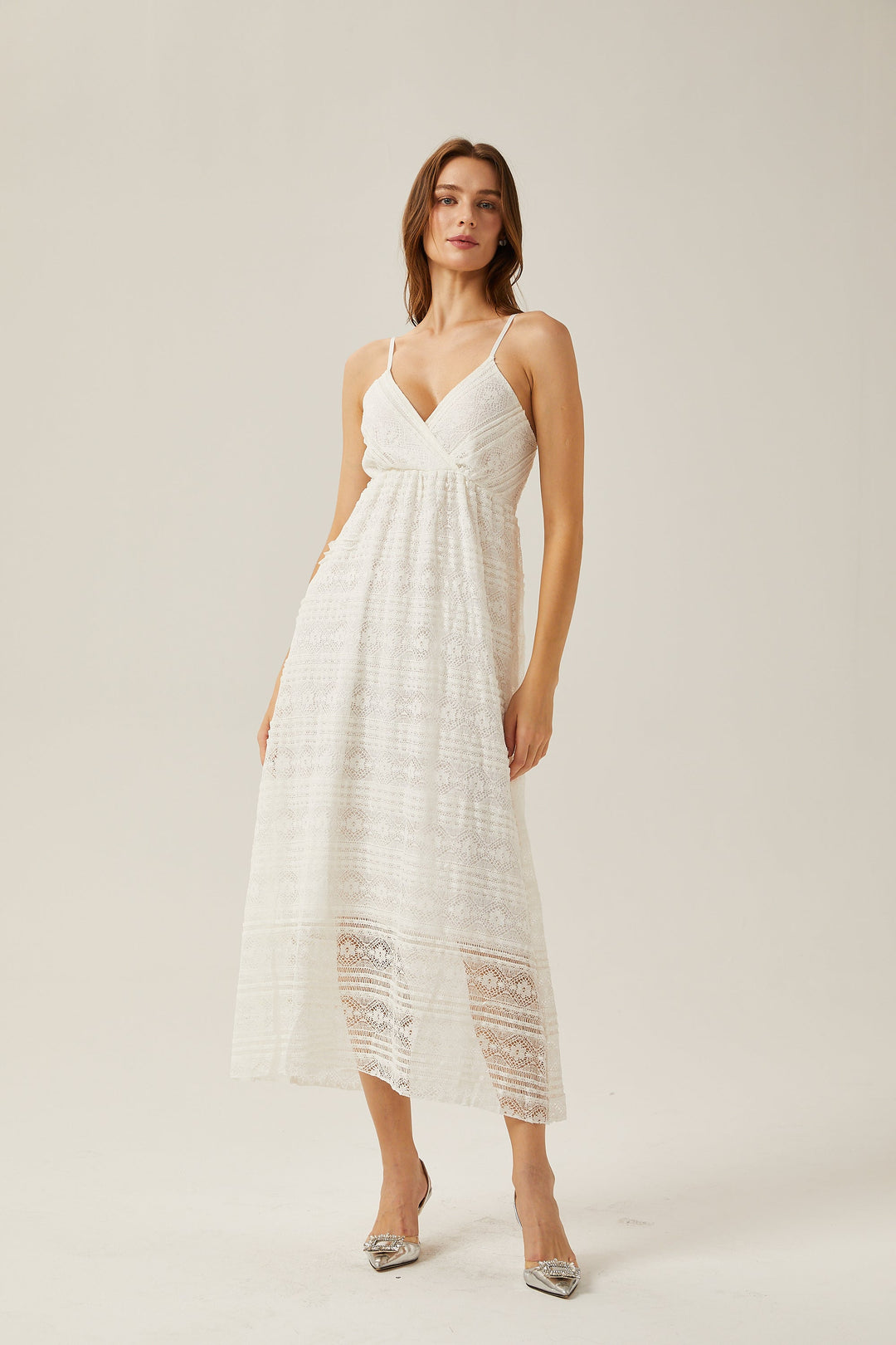 Levoire | Robe Midi Blanche À Encolure En V Découpée