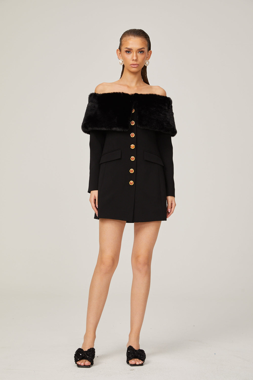 Levoire | Robe Mini Noire Off Shoulder Avec Fausse Fourrure