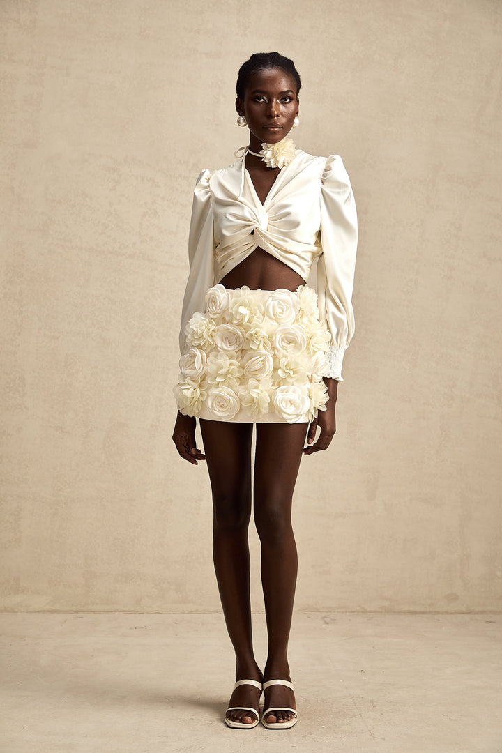 Levoire | Blanc Faux Fleurs Torsadé Crop Top