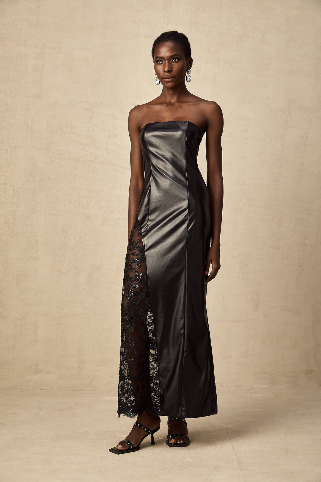 Levoire | Robe Maxi En Simili Cuir Avec Panneau En Dentelle Noire