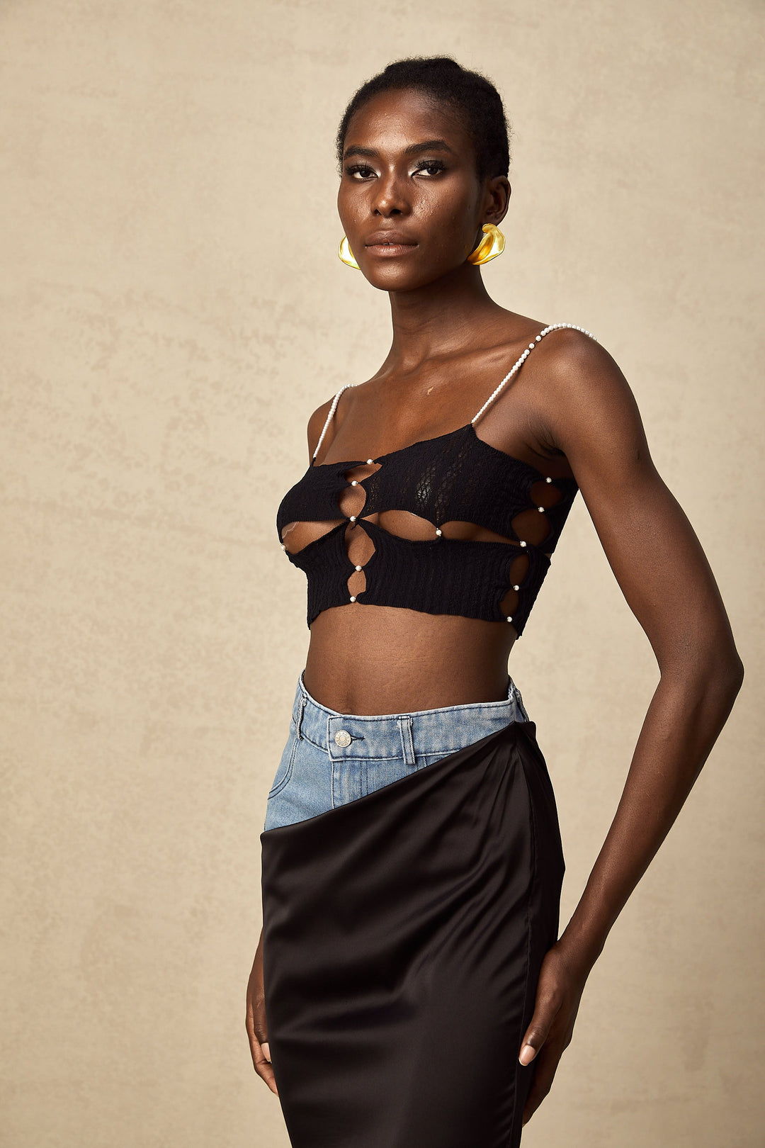 Levoire | Faux Perle Orné Découpe Top Court