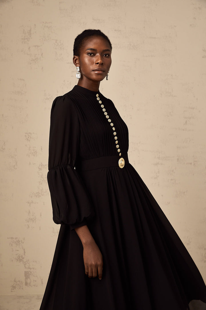 Levoire | Robe Midi Noire Plissée À Boutons Sur Le Devant