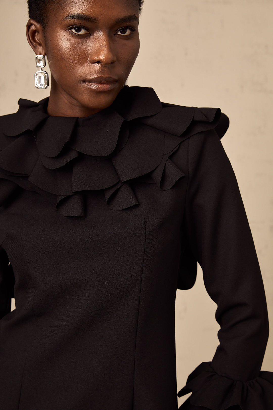 Levoire | Robe Mini Noire À Volants À Dos Ouvert