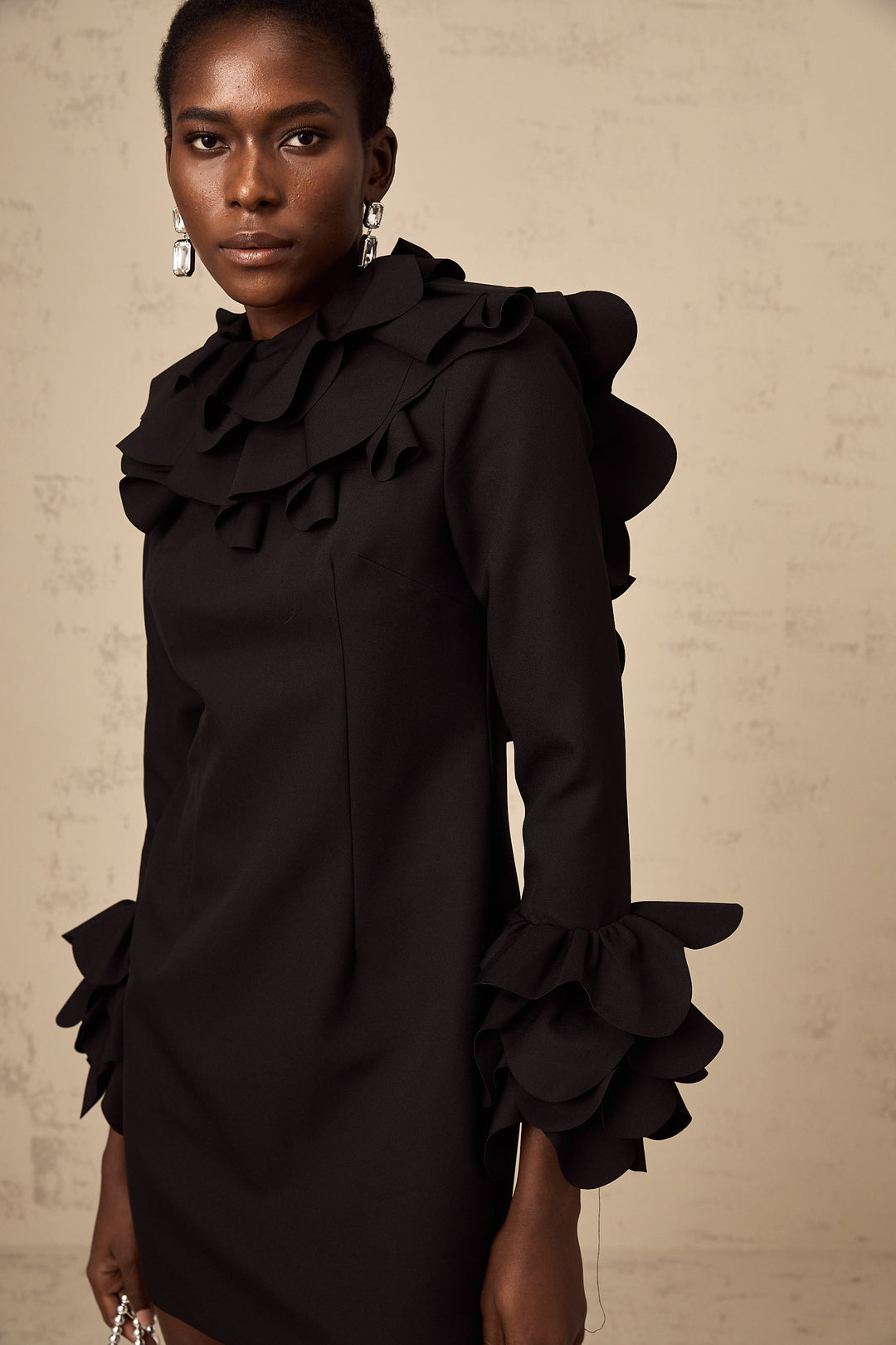 Levoire | Robe Mini Noire À Volants À Dos Ouvert