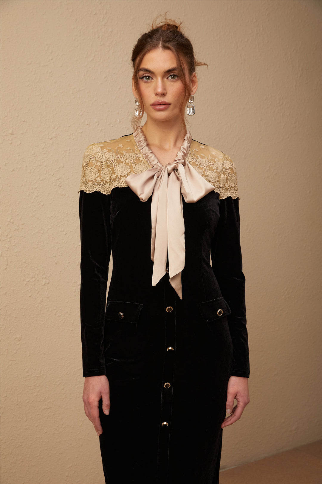 Levoire | Robe Midi Noire À Col Lié Panels