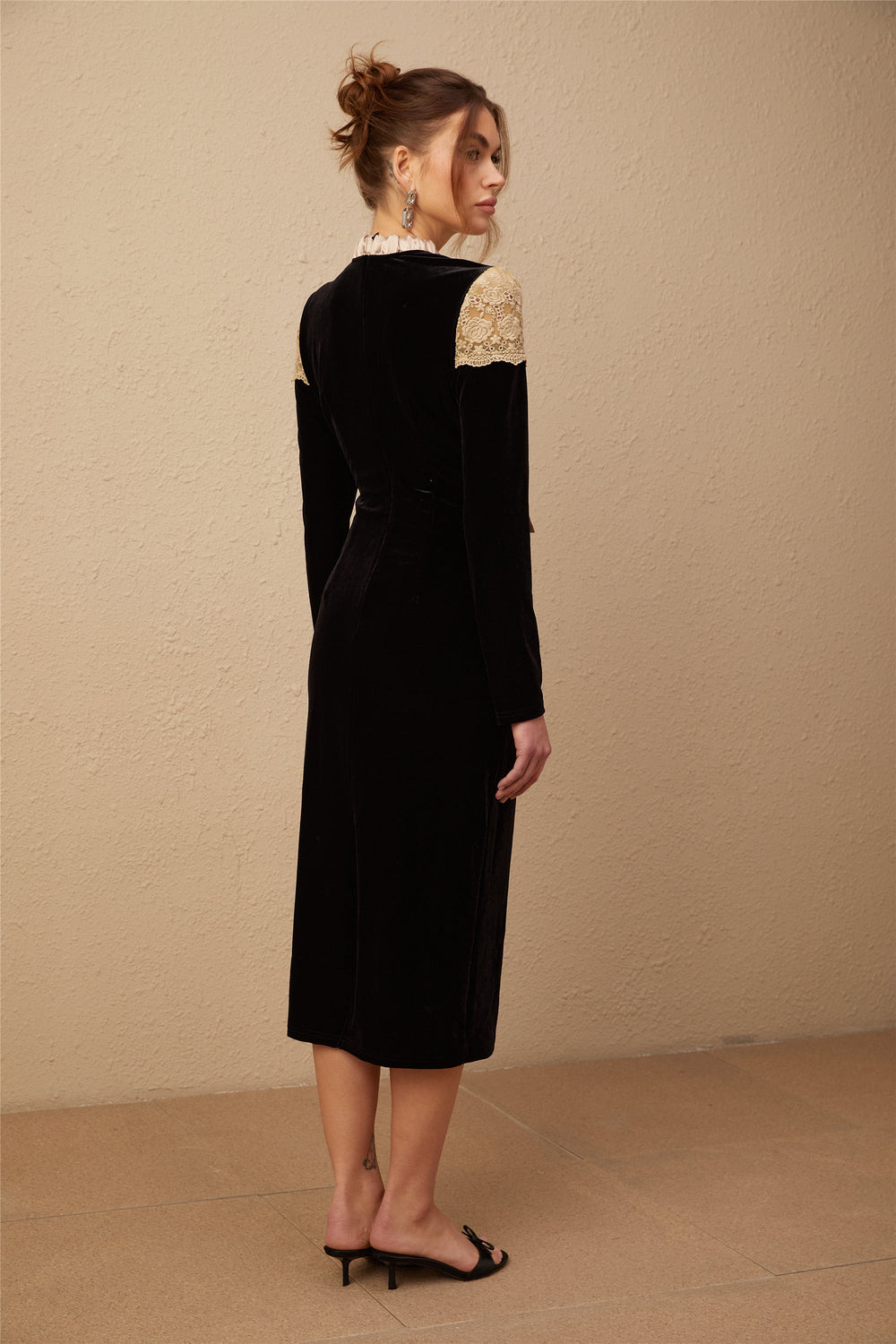 Levoire | Robe Midi Noire À Col Lié Panels