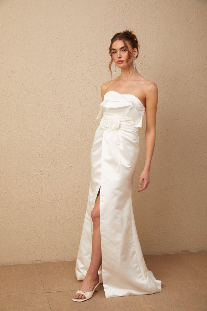 Levoire | Blanc Application De Fleurs Satin Maxi Robe