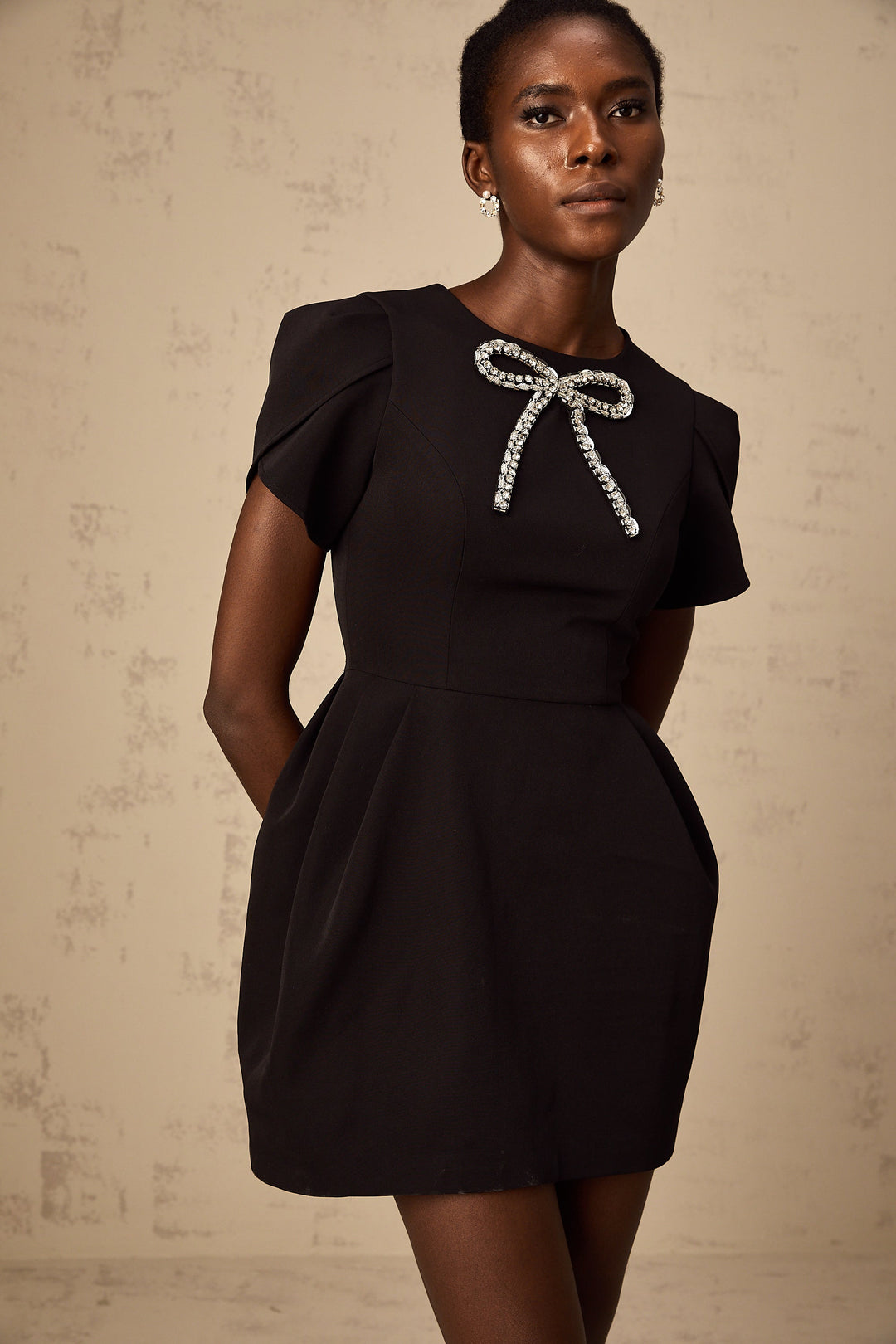 Levoire | Robe Mini À Nœud Ornée De Cristaux Noirs