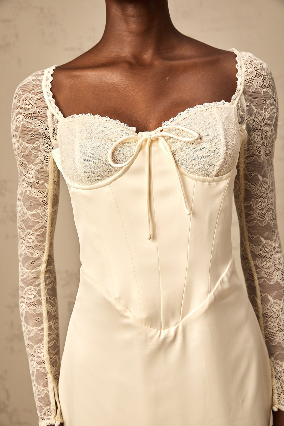 Levoire | Robe Midi En Satin Blanc Avec Panneaux En Dentelle