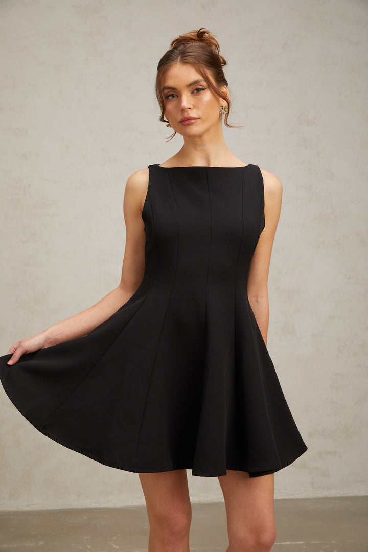 Levoire | Robe Mini Sans Manches Noire Flottante