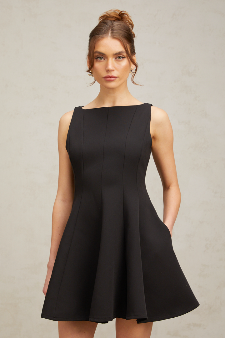 Levoire | Robe Mini Sans Manches Noire Flottante