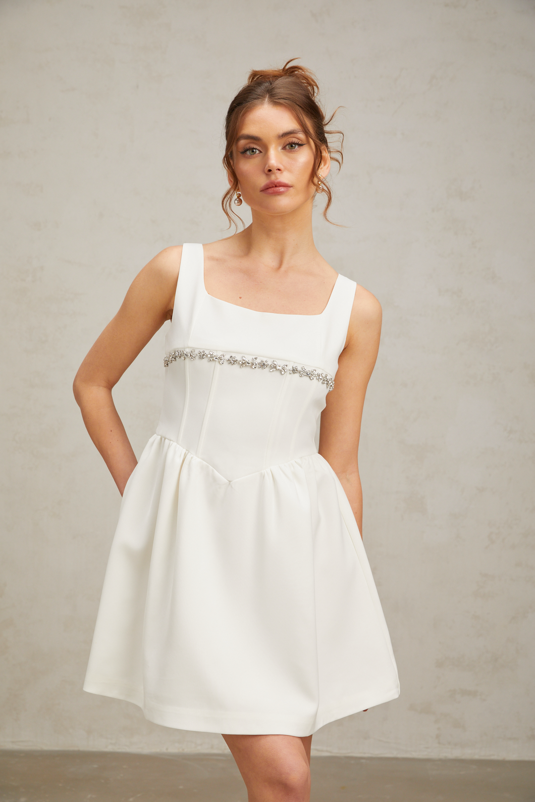 Levoire | Robe Courte Ornée De Cristaux Blancs