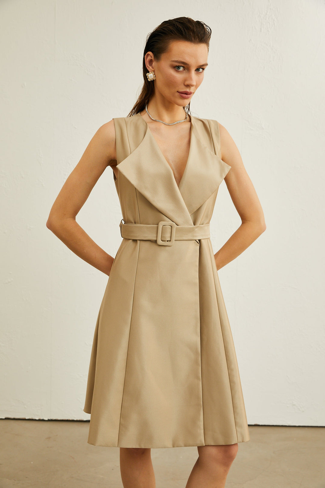 Levoire | Robe Midi À Ceinture Sans Manches