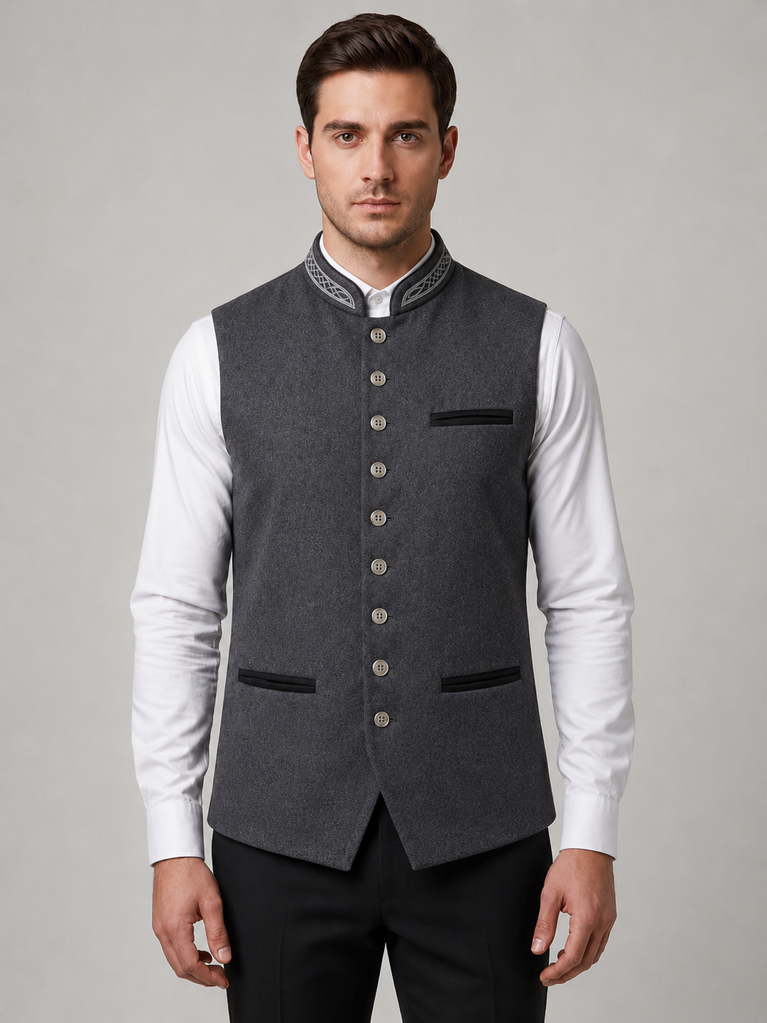 Gilet traditionnel élégant gris