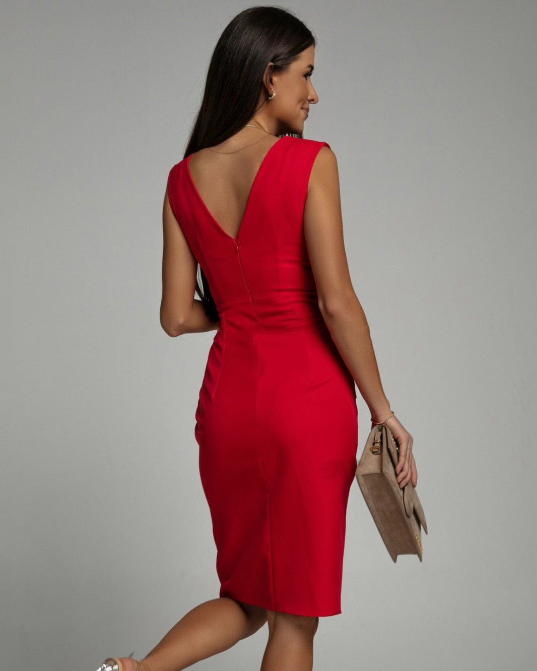 Levoire | Robe Slim Élégante Avec Décolleté En V Et Fentes Raffinées