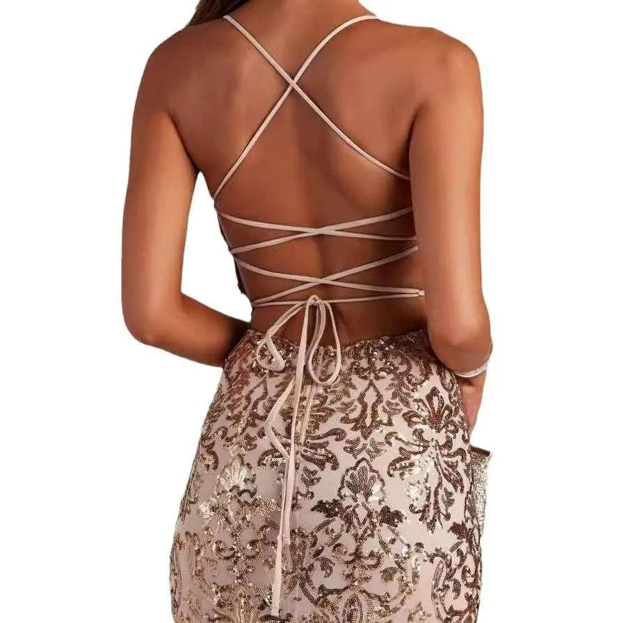 Levoire | Robe de soirée avec des paillettes et un large décolleté