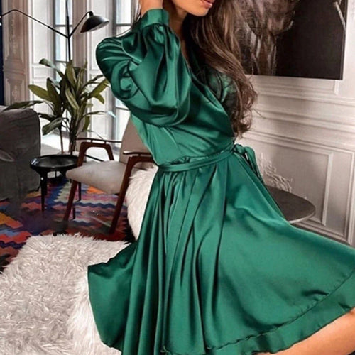 Levoire | Robe courte minimaliste à manches lanternes