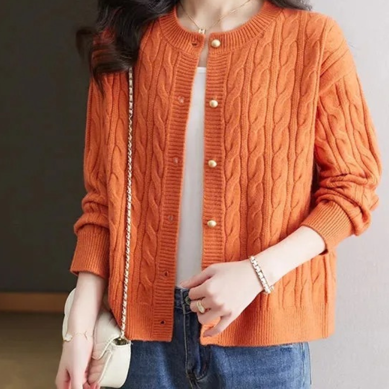 Levoire | Gilet pour femmes avec motif en cable, col rond et boutons dorés Orange