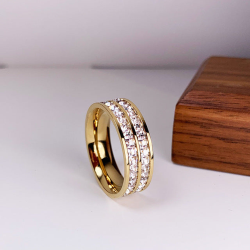 Levoire | Anneau En Zircon Cubique Encastré Élégant Or