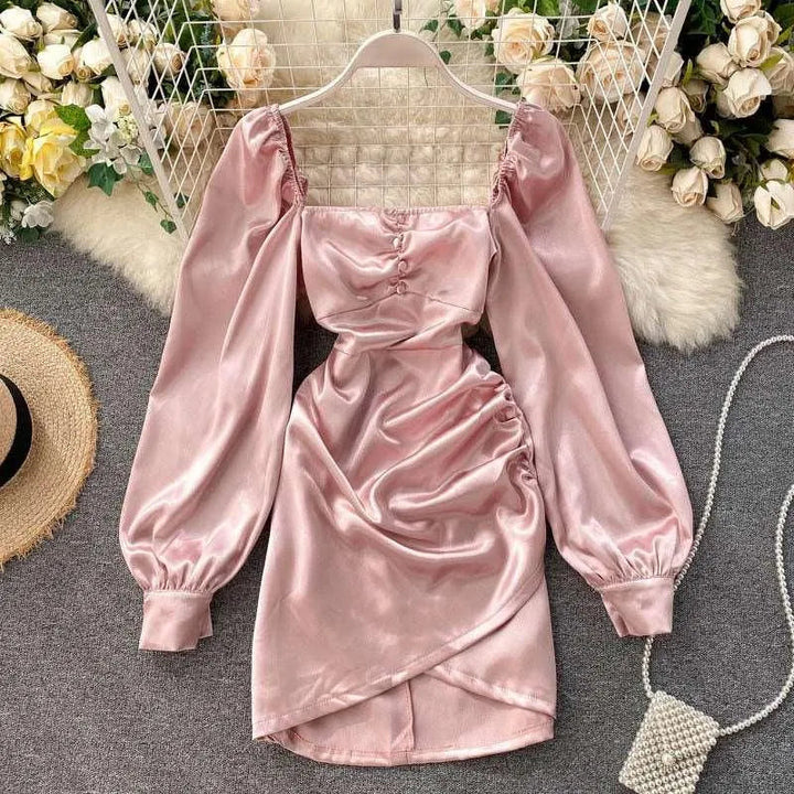 Levoire | Robe ajustée à col carré rétro avec couverture Rosa