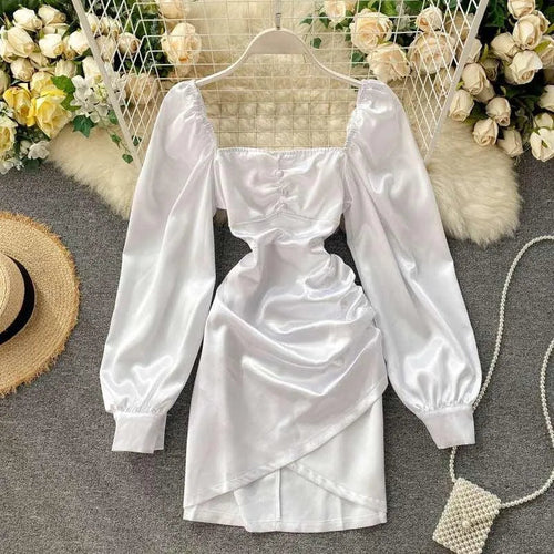 Levoire | Robe ajustée à col carré rétro avec couverture