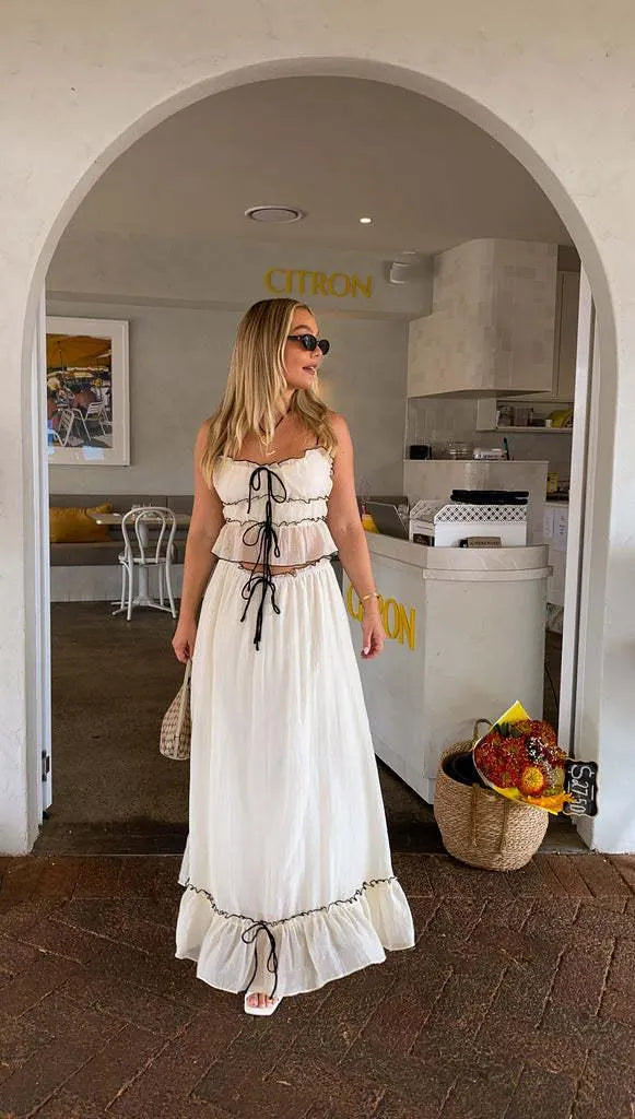 Levoire | Robe d'été avec une jolie jupe et un lien, avec des bretelles